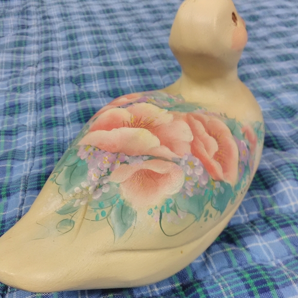 WOODEN HAND PAINTED DUCK  SIGNED - Picture 5 of 9